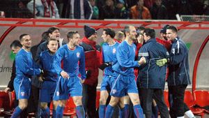 „E adevărat că juca fratele lui Nana Falemi în locul lui la Steaua?”. Marian Aliuță și Adrian Pitu, amintiri fabuloase: cum a reacționat Victor Pițurcă și farsa cu câinele băgat în saună | VIDEO