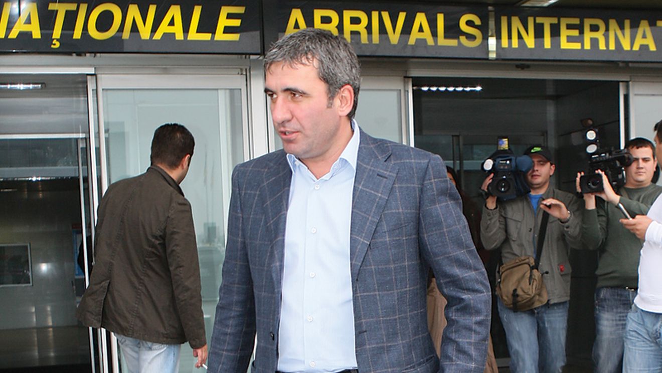 Hagi, blocat de Lucescu