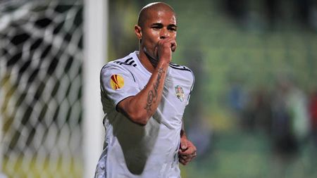 1.100 de străini în 20 de ani!** O singură echipă din Liga I nu are "implanturi"! De la Demollari la Wesley, istoria importurilor