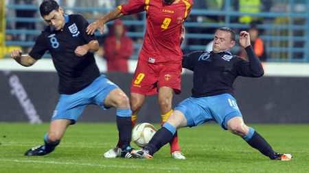 Rooney și-a ieșit din minți și a fost ELIMINAT cu Muntenegru!** Ce l-a făcut să 'turbeze' VIDEO