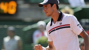 Hănescu și Wassen s-au calificat în semifinale la Gstaad