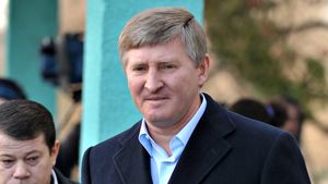 Rinat „cel bogat” face și desface totul în energie! Ahmetov a deschis un imens parc fotovoltaic și jumătate din energia produsă e deja vândută către OMV Petrom