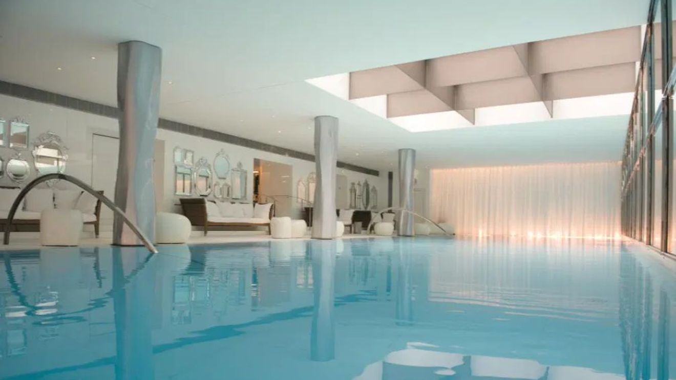 Lionel Messi, tratat ca un rege la Paris! Cum arată hotelul în care l-au cazat șeicii pe noul jucător de la PSG | FOTO