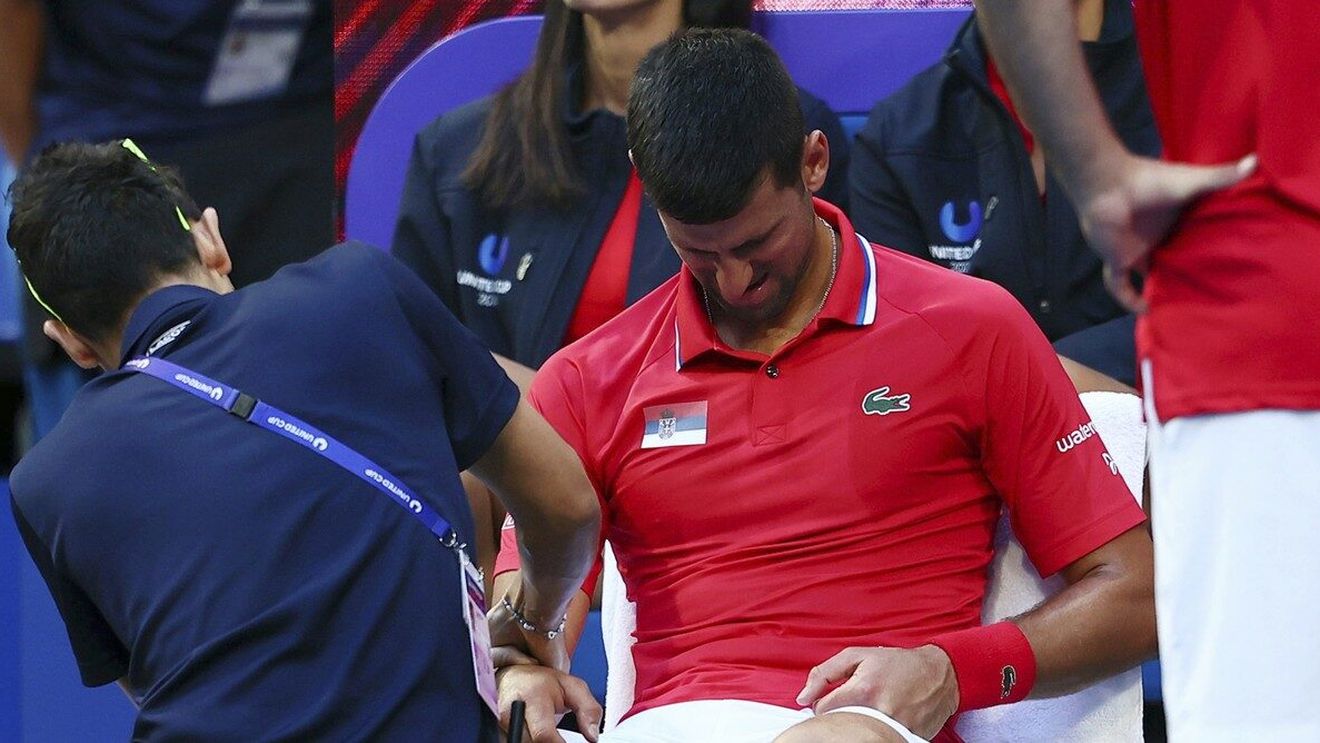 Coșmar pentru Novak Djokovic înainte de Australian Open! Liderul mondial s-a accidentat dintr-un motiv de necrezut și a pierdut meciul de la United Cup. FOTO