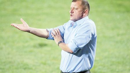 Crește tensiunea la Dinamo!** Dorinel revine în țară, șefii se așteaptă la ce e mai rău: 'Anunțul lui Negoiță l-a pus pe gânduri'. Acceptă oferta din Rusia?