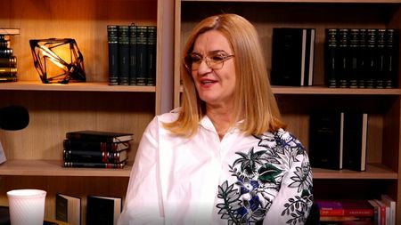 Elisabeta Lipă, dezvăluiri la podcastul Altceva! Profeția sumbră a lui Ion Țiriac: „O să vedeți și n-o să vă vină să credeți!” | VIDEO