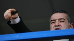 Becali:** "Sunt scârbit și dezamăgit"