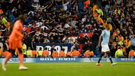Exclus pe viață! Un fan al lui Olympique Lyon a făcut un gest șocant la meciul cu Manchester City. "Am aflat de acest filmuleț" | VIDEO