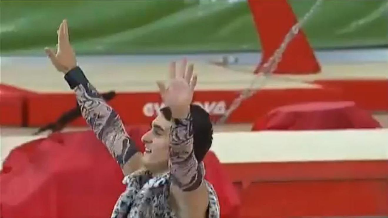 A ridicat sala în picioare!** VIDEO Drăgulescu a cucerit publicul printr-un exercițiu nebun la sol: a dansat pe Gangnam Style și l-a imitat pe Michael Jackson