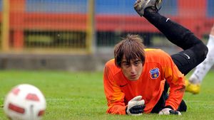 Ce reclamă îi face Gigi lui Cojocaru:** "Nu sunt proști ăia de la Liverpool să-mi dea atât pe el!" Cât cere Becali pe goalkeeper-ul de 16 ani