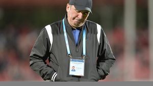 Surpriză pentru Hagi, în plin "război rece" cu FCSB. Mesajul public al premierului Grindeanu pentru "Rege" după un sezon istoric