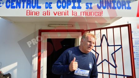 GALERIE FOTO | "Steliști, bine ați venit la muncă!" Reportaj la Academia Stelei pe care Becali a lăsat-o 3 ani în paragină: dorință multă, terenuri neprietenoase, părinți pretențioși