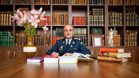 Talpan dezlănțuit: juristul care l-a zdrobit pe Becali a dat în judecată Armata. Când dă ochii în instanță cu colegii de la MApN