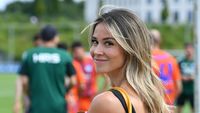 Cea mai frumoasă prezentatoare TV din lume și-a provocat fanii cu imaginile în bikini din vacanța de vară: „Bellissima!”