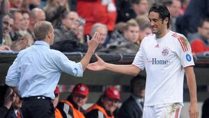 Luca Toni ar putea rata meciul cu Steaua