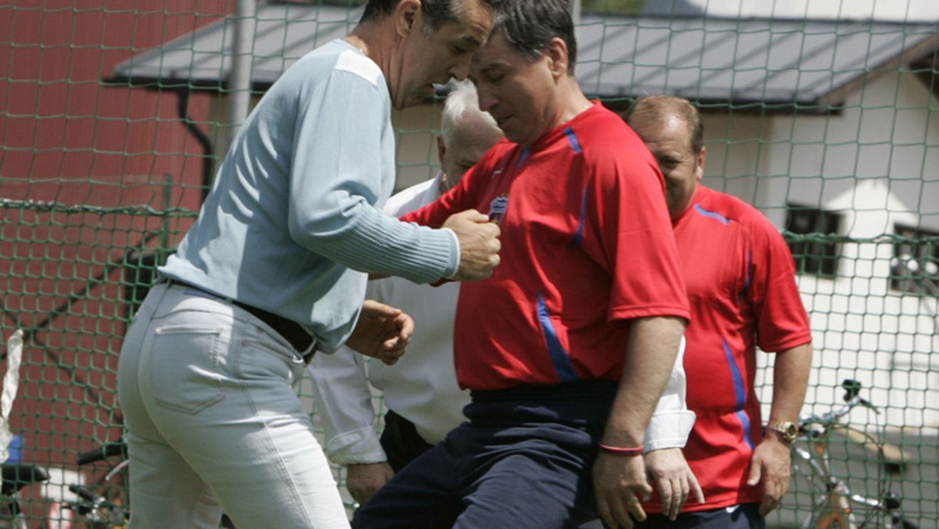 "E bine că Gigi nu a intrat în Parlament! Va avea mai mult timp pentru Steaua!"