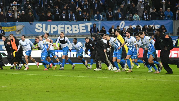Plecat dintr-o familie cu 7 copii din portul care a trimis 62.000 de sclavi spre Europa, a ajuns jucătorul etapei în play-off Superliga după ce a străbătut Florida, California, Texas și... Danemarca!