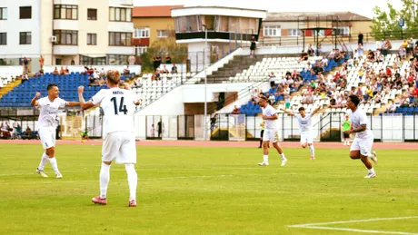 Campanie de achiziții halucinantă la CSM Unirea Alba Iulia, cu 25 de jucători aduși după ratarea promovării în Liga 2! Ultimii nou-veniți sunt un fundaș despărțit rapid de Vâlcea și cu un atacant congolez