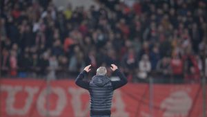 INTERVIU | Rednic își anunță planurile după ce a ratat calificarea în play-off: "Rămân la Dinamo încă un an și jumătate indiferent ce ofertă primesc". Ce obiectiv a fost stabilit, ce jucători rămân și ce a discutat cu conducerea după înfrângerea cu FC Botoșani
