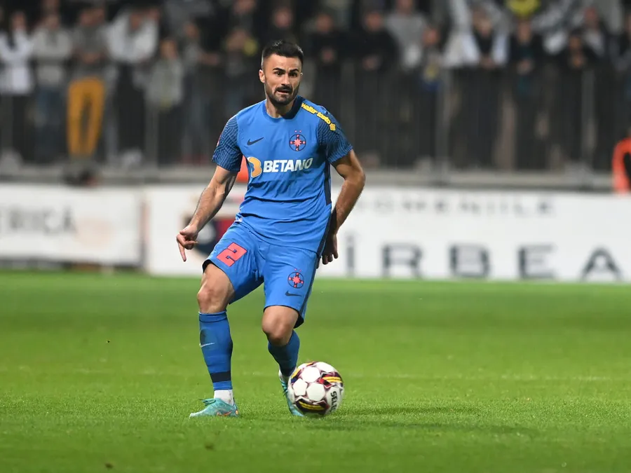 Până la venirea lui Deian Sorescu, Valentin Crețu a fost pentru mult timp titularul postului de fundaș dreapta la FCSB. Sursă foto: Sport Pictures