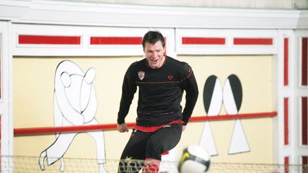 Bară, nu gol!** Marius Niculae, debut la Kavala