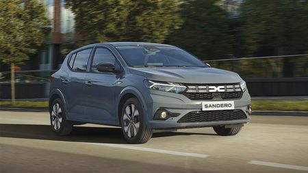 Italienii au văzut cum arată noua Dacia Sandero, ce dotări are și cât costă: „Regina din Mioveni”