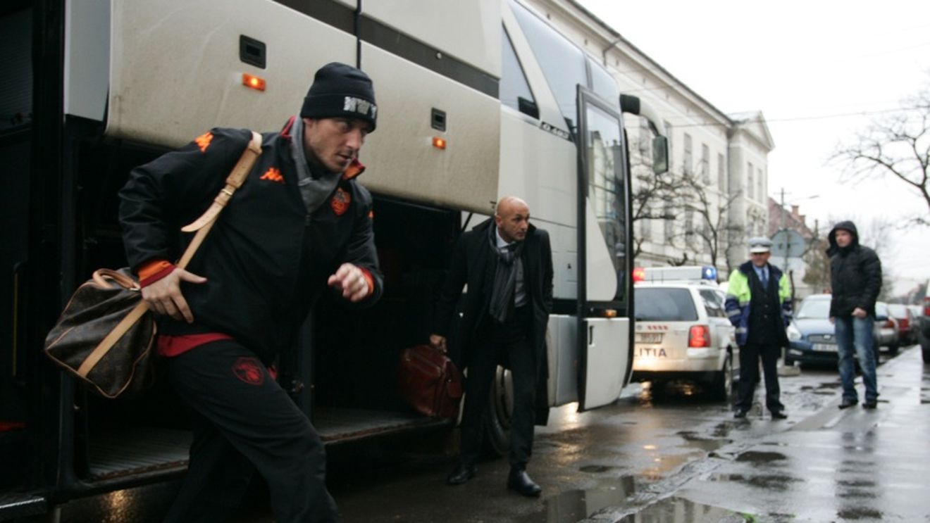 AS Roma s-a lăsat așteptată! A sosit cu o oră întârziere!