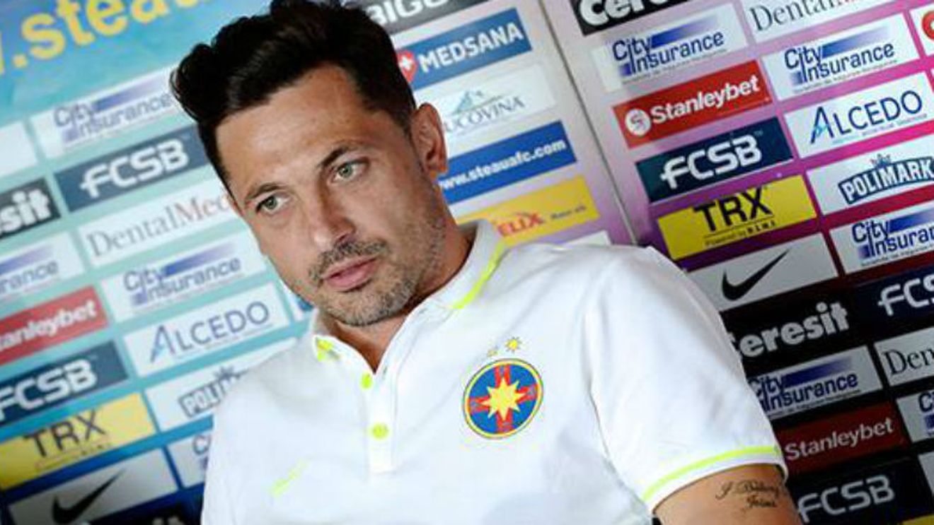 Moment genial la conferința Stelei. Toți ziariștii s-au jenat când au auzit întrebarea, Rădoi a salvat situația cu un răspuns epic