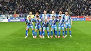 Universitatea Craiova are 12 jucători la echipele naţionale, dar Mirel Rădoi e îngrijorat: „Chiar dacă acţionarii noştri sunt foarte bogaţi, nu suntem un club atât de mare încât să ne permitem asta”