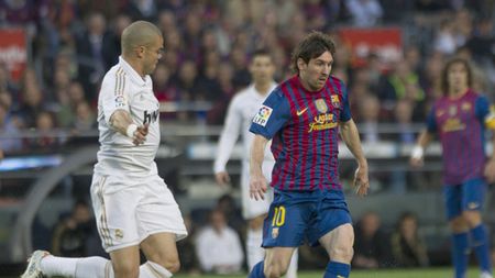 FOTO** "El Clasico",  inspirație pentru cursuri de TEATRU! Cei doi "actori" a căror imagine se promovează