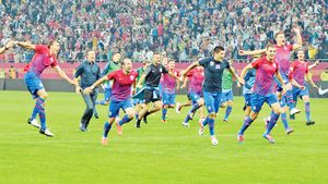 S-au împărțit banii la Steaua!** În primăvară s-a lăsat cu pahare sparte, acum Reghe a adus "PACEA". Cum a devenit Bourceanu IDOLUL vestiarului