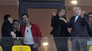 Ștefan Bănică Jr, prezent la Dinamo - Universitatea Craiova! A venit însoțit de un fost jucător al „câinilor”