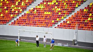 Steaua, Rapid și Oțelul au rezolvat problema gazonului de pe Național Arena!** Becali: "Băi, Copos, tu ești zgârcit!" Cum l-a convins
