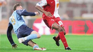 Duel amical între Sixto Peralta și Julio Cesar