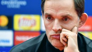 PSG se refuză! Francezii au vrut să cumpere un mijlocaș din Premier League pentru o sumă relativ mică, englezii au râs de oferta șeicilor: "Trebuie respectată adevărata sa valoare"