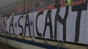 Galeria: "Pac-pac, nu te-am votat!Gigi pleacă din Ghencea!"