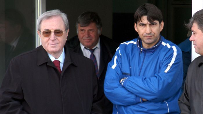 Cum erau balerinele de pe vremea lui Ceauşescu. Le-au sucit mințile fotbaliştilor: „Era bătălie pe ele! Milițienii şi securiştii veneau şi ei: Viorel Păunescu a adus-o pe Vica, avea 18 ani atunci”