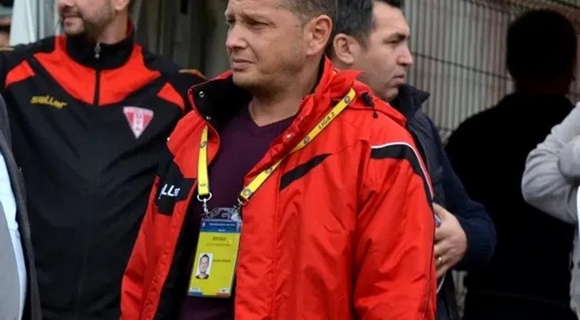 Lui Claudiu Drăgan nu-i vine să creadă ce face conducerea Rapidului pentru a determina FRF să înjumătățească punctele în Liga 2. ”Presiunile pe care le fac nu justifică istoria plină de fair-play a Giuleștiului. Am debutat acolo și știu ce înseamnă Rapidul pentru suporteri. Nici ei nu ar fi de acord”