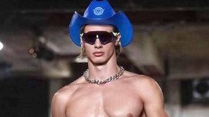 STORY | Manechin la New York, sportiv la CSM București. A defilat pentru firme celebre, dar visul său e să se califice la JO 2020. Ionuț Radu: "Ian Thorpe e idolul meu"