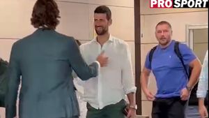 Moment impresionant! Novak Djokovic, surprins în momentul în care a ajuns pe aeroport: la ce turneu va participa | VIDEO