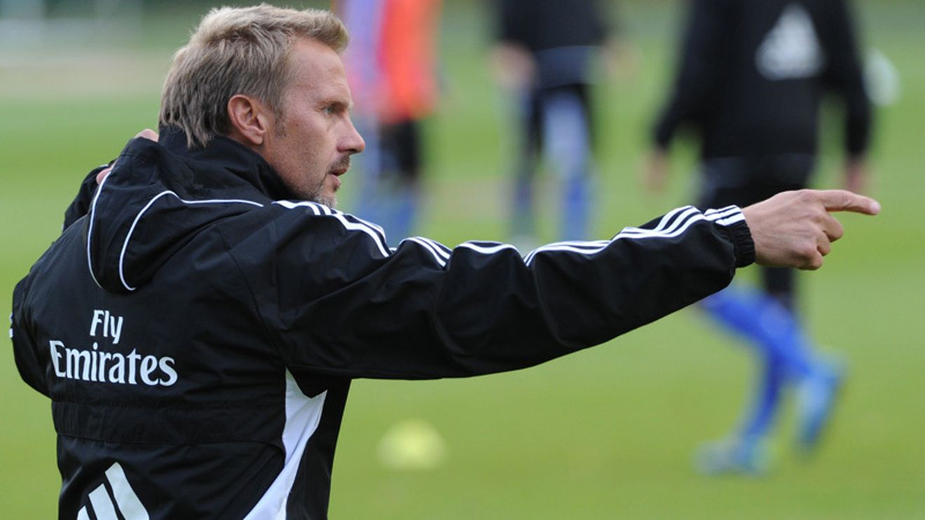 Metodă REVOLUȚIONARĂ‚ la Hamburg: "Dacă primim un gol din lovitură liberă, jucătorii vor trebui să plătească"