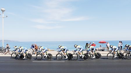 Un "cangur" s-a îmbrăcat în galben! Froome i-a luat șase secunde lui Contador