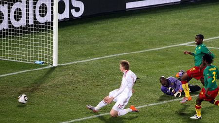 "Leii îmblânziți"! Camerun-Danemarca 1-2! Africanii, eliminați! VIDEO 3D