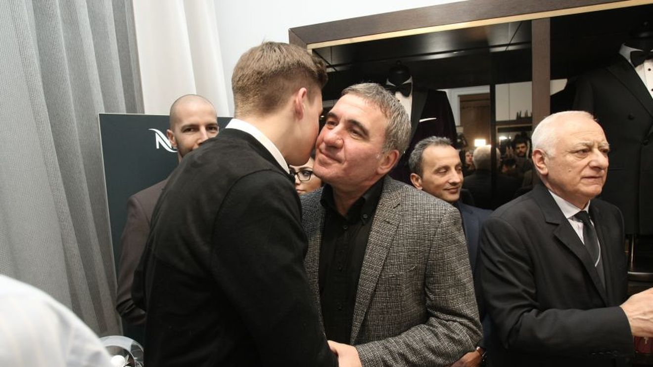 Loc de onoare pentru fiul lui Didi Prodan în cadrul Generației de Aur. Răzvan a plecat la Cardiff cu foștii colegi ai tatălui său