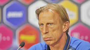 Concluziile selecționerului după ce a văzut înfrângerea lui Dinamo de pe stadion: "Ar fi putut Ioan Andone să înscrie? Nu, nu se poate". Ce a declarat despre prestația lui Filip