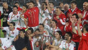 „Câinii" vor face turul Bucureștiului într-un autocar descoperit