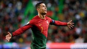 Chiar și de la Al-Nassr, Cristiano Ronaldo face legea la naționala Portugaliei! „Dublă” și alte două recorduri doborâte! Harry Kane a devenit cel mai bun marcator al Angliei | VIDEO