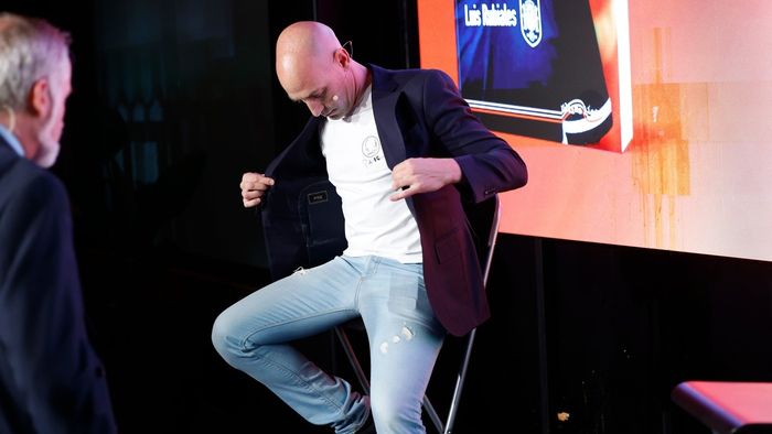 Scene șocante! Luis Rubiales a fost atacat de un membru al familiei în timpul lansării propriei cărți