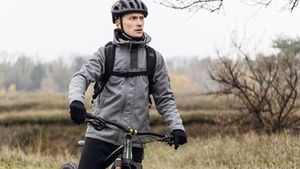 Cum alegi tricoul și pantalonii de ciclism potriviți pentru tine? Avem sfaturi despre cum să o faci