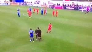 VIDEO | Moment jenant la un meci de fotbal feminin din Anglia. Comentatorii au început să râdă: "Imaginile vorbesc de la sine"